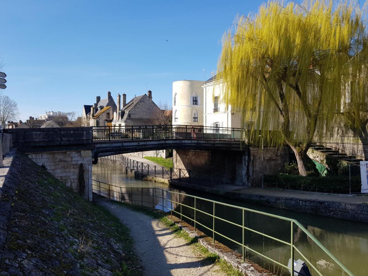 La Maison Virginie 1 A 2 Pers Charmant Hyper Centre- Cour- Parking- Linge- Fibre- Proximite Lac Canal Piscine Montargis Luaran gambar